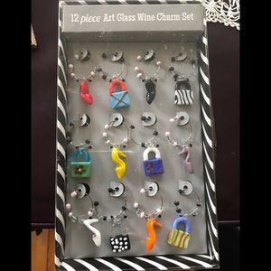 New Boston Warehouse Art Glass Wine Charm Set